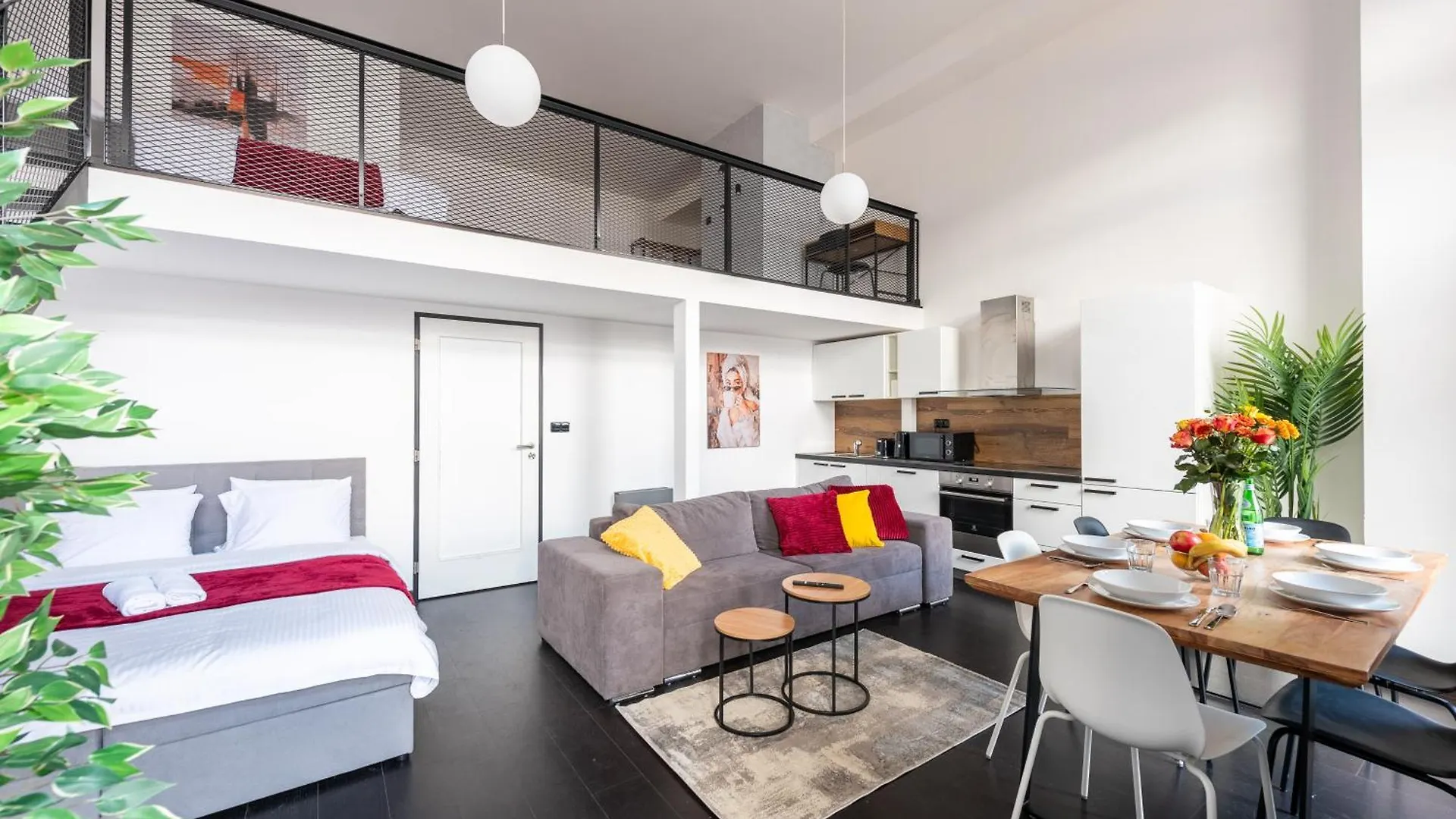 Near Center Family Loft-Apartments Praga Appartamento