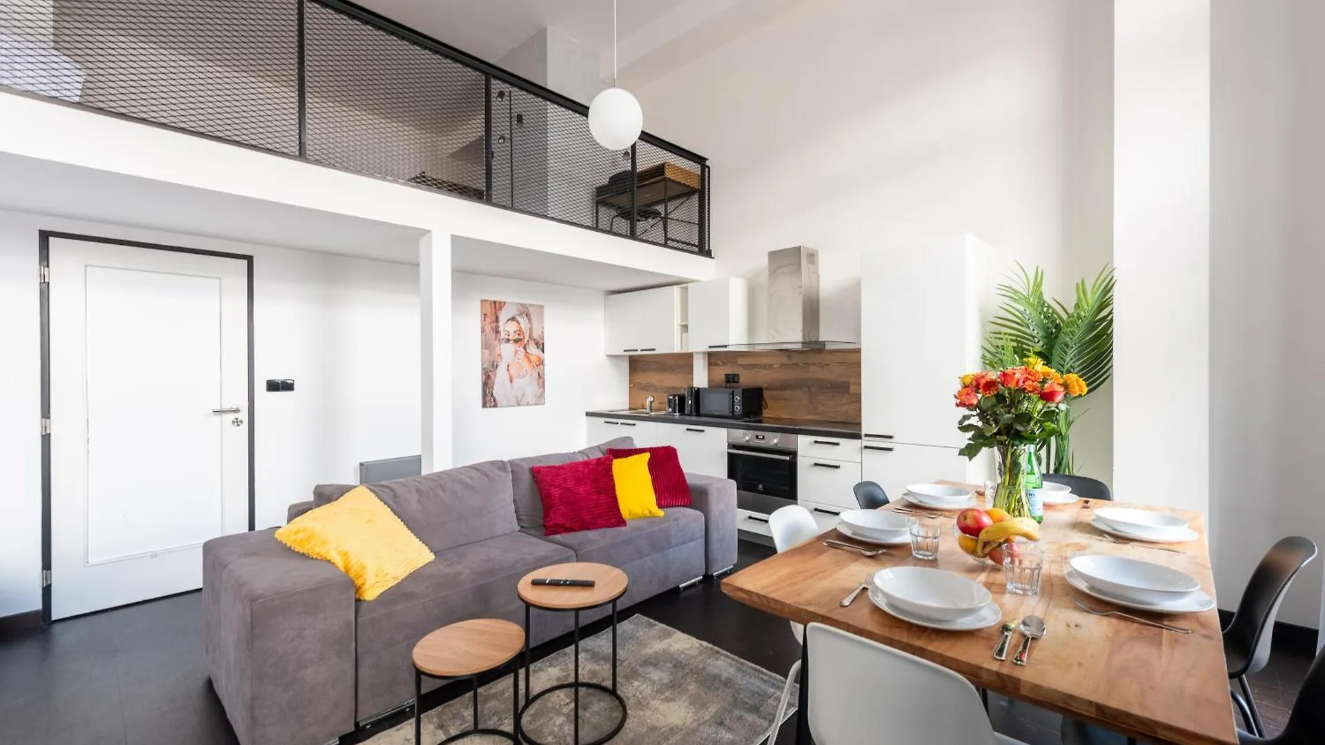 Near Center Family Loft-Apartments Praga Appartamento
