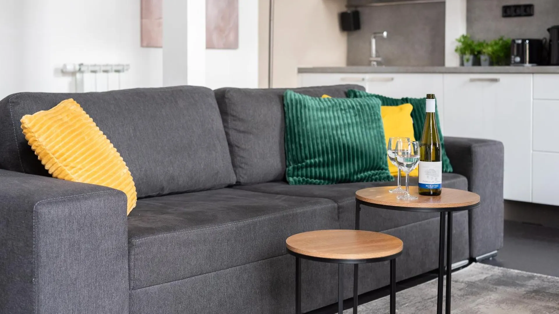 Near Center Family Loft-Apartments Praga