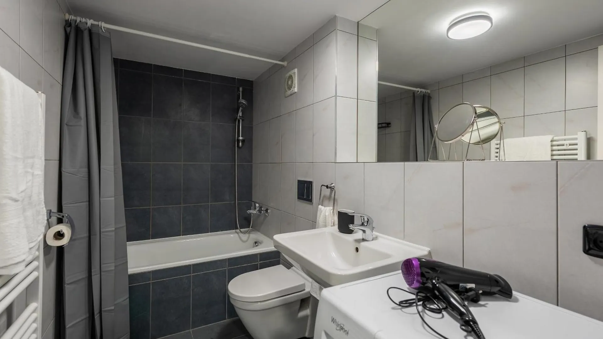 Near Center Family Loft-Apartments Praga