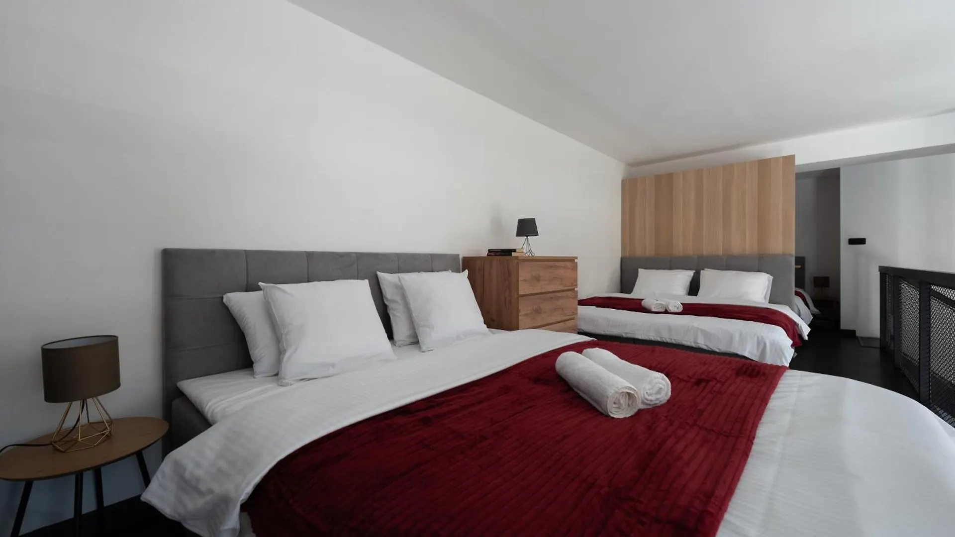 Near Center Family Loft-Apartments Praga 0*,