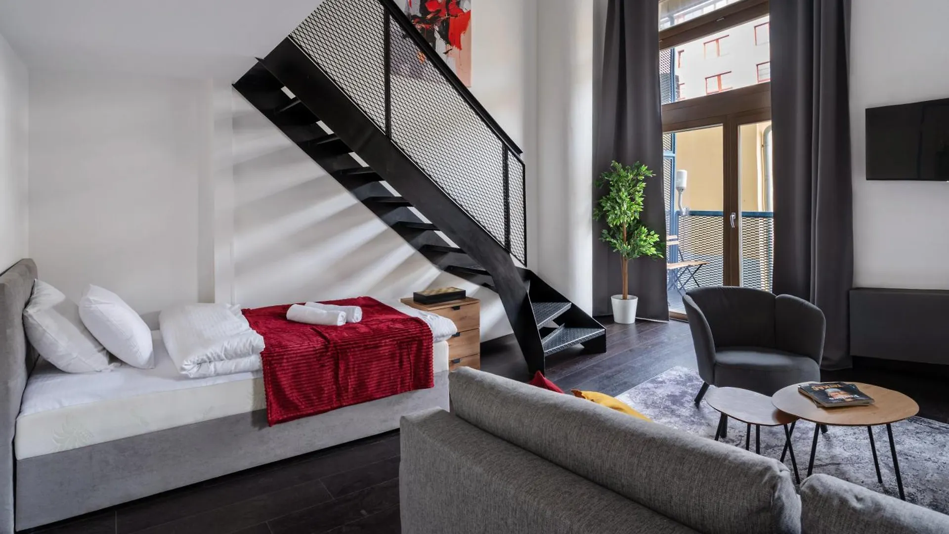Near Center Family Loft-Apartments Praga