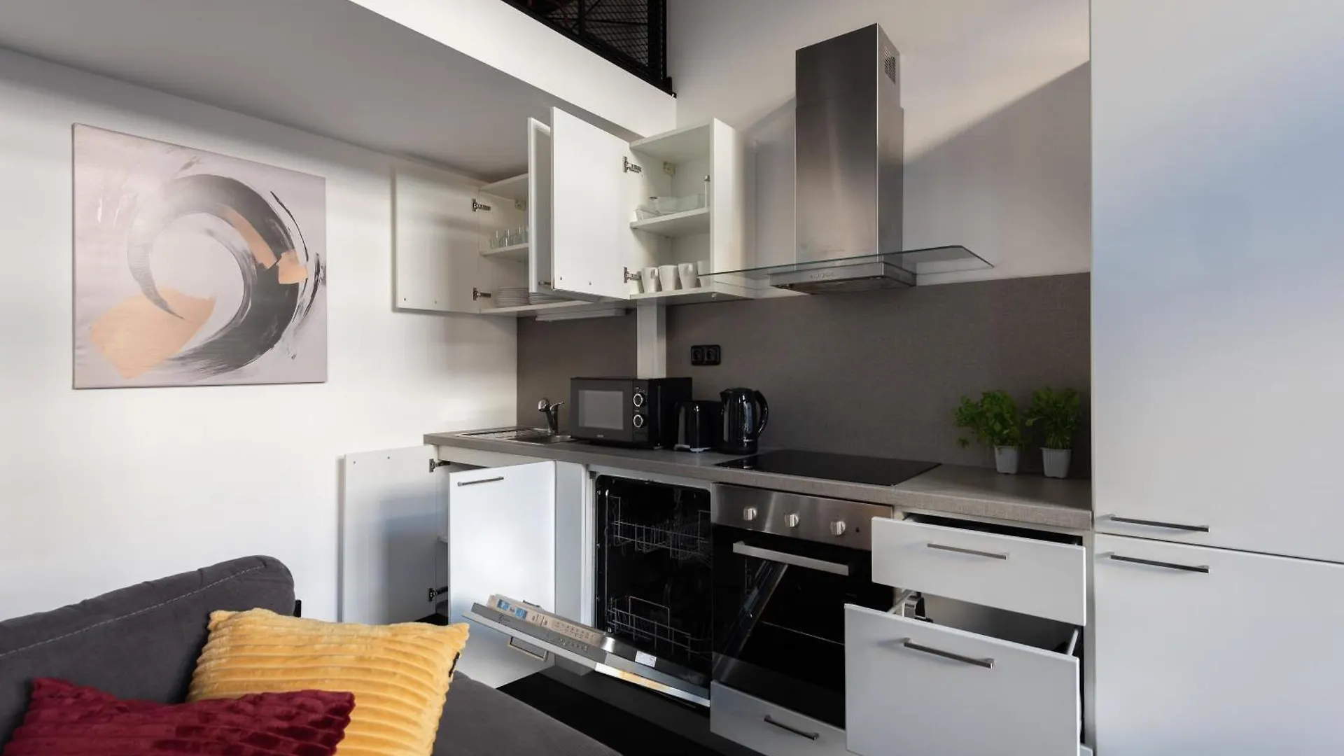 Near Center Family Loft-Apartments Praga Appartamento