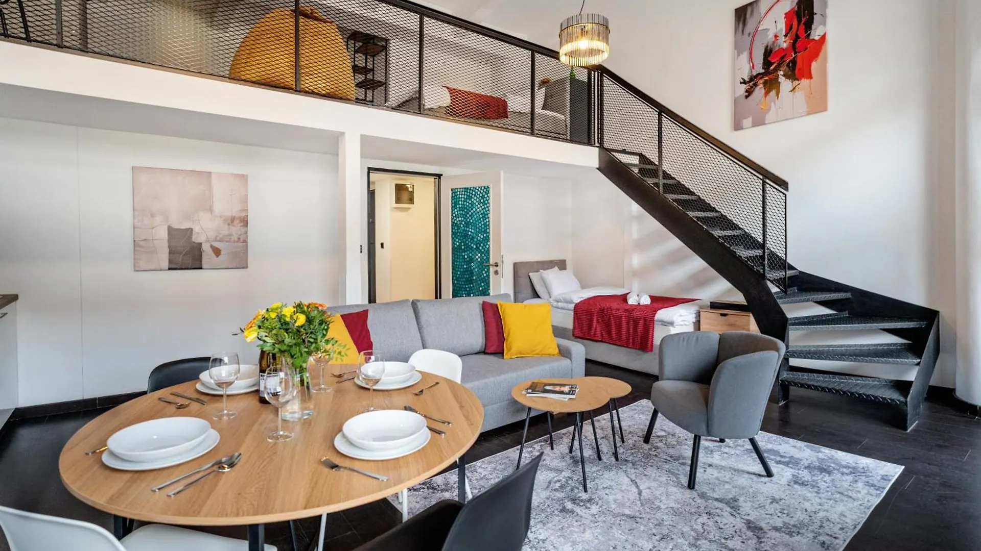 Near Center Family Loft-Apartments Praga Appartamento