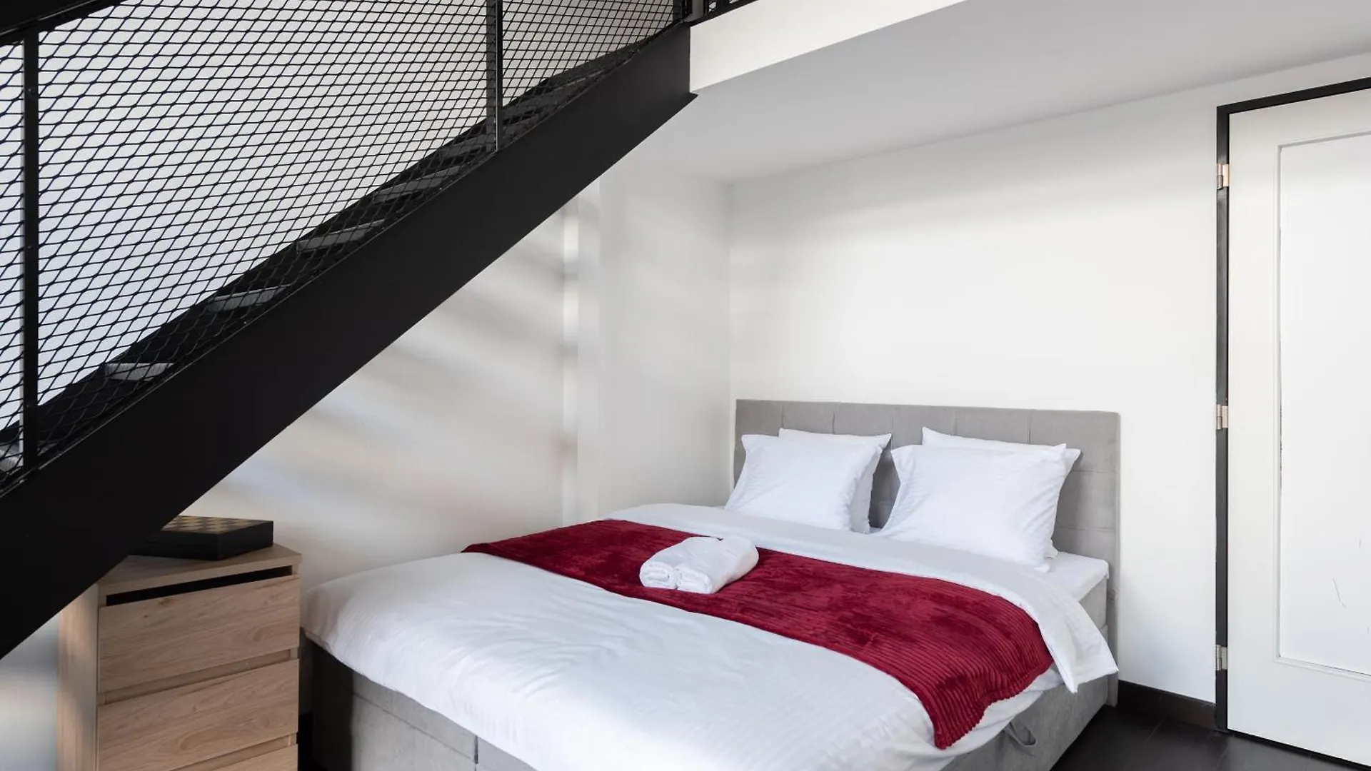 Near Center Family Loft-Apartments Prag