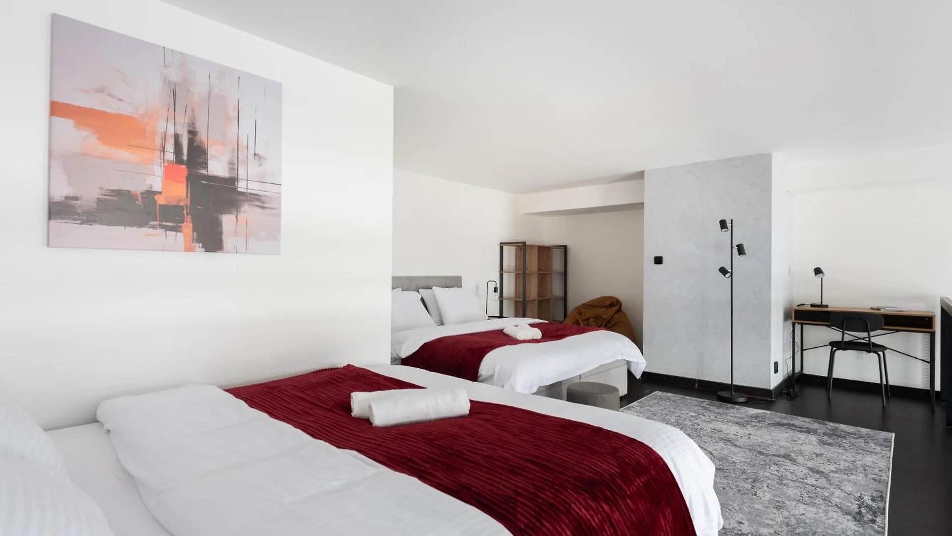 Near Center Family Loft-Apartments Prag Tjeckien