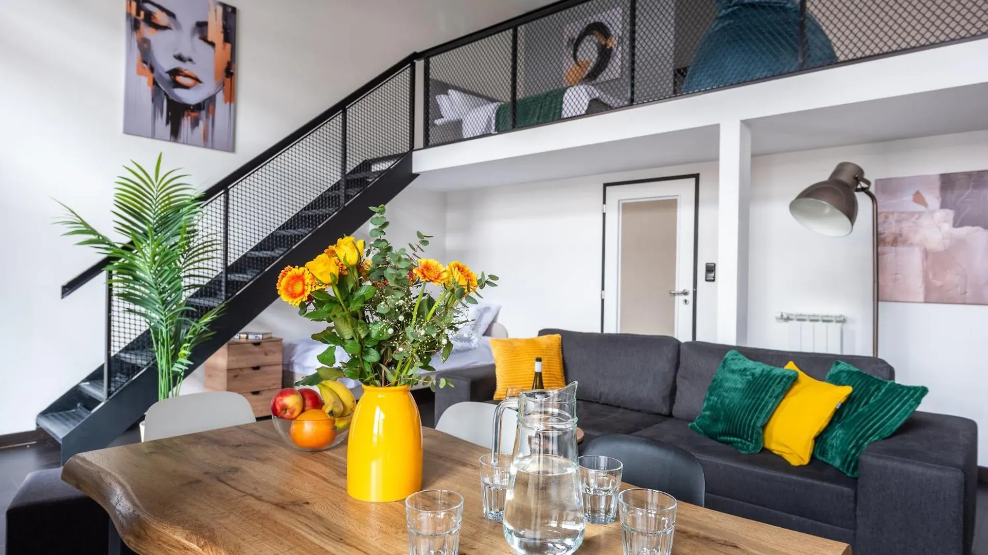 Near Center Family Loft-Apartments Прага