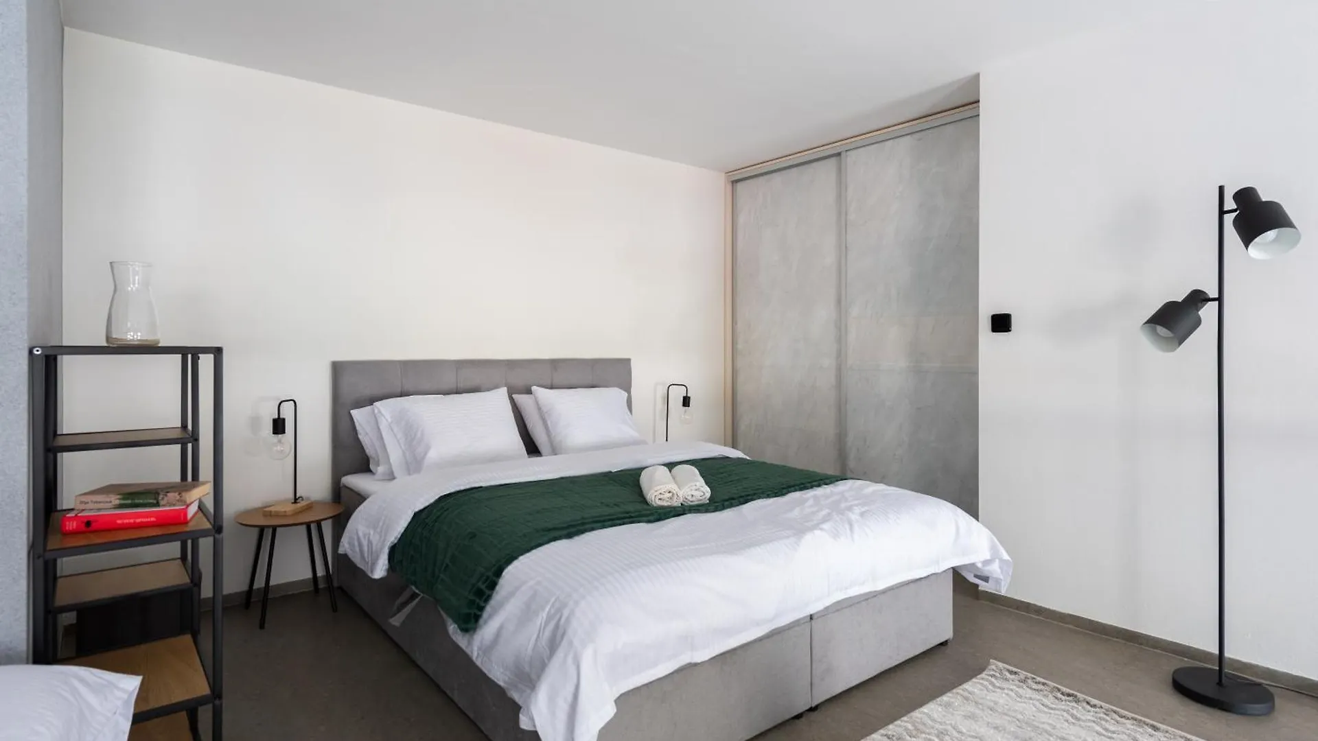 Near Center Family Loft-Apartments Prag