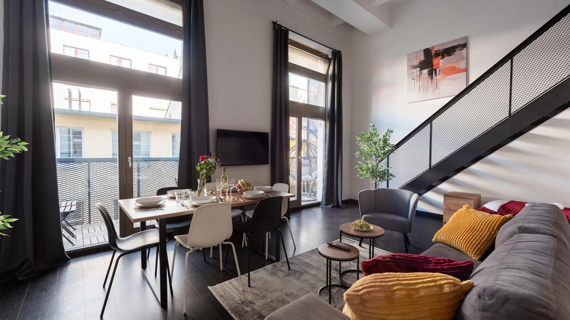 Near Center Family Loft-Apartments Прага Апартаменты