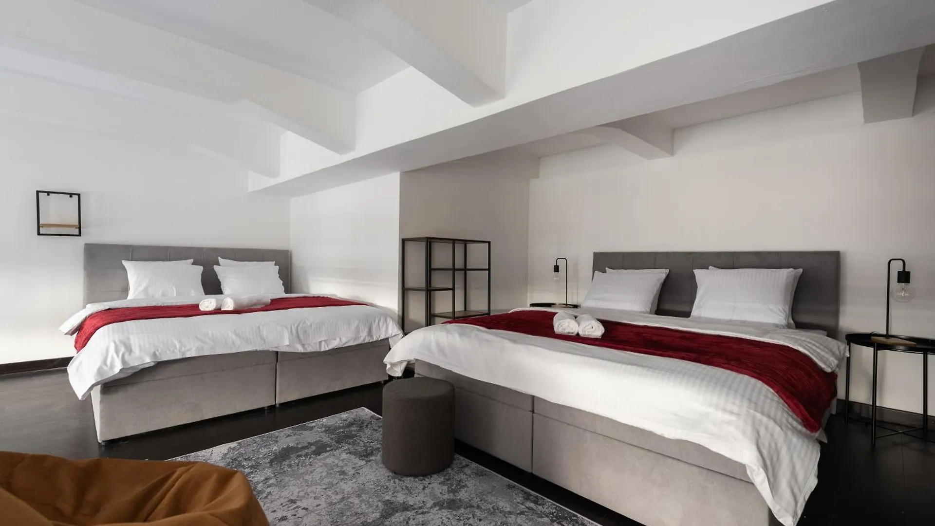 Near Center Family Loft-Apartments Prag