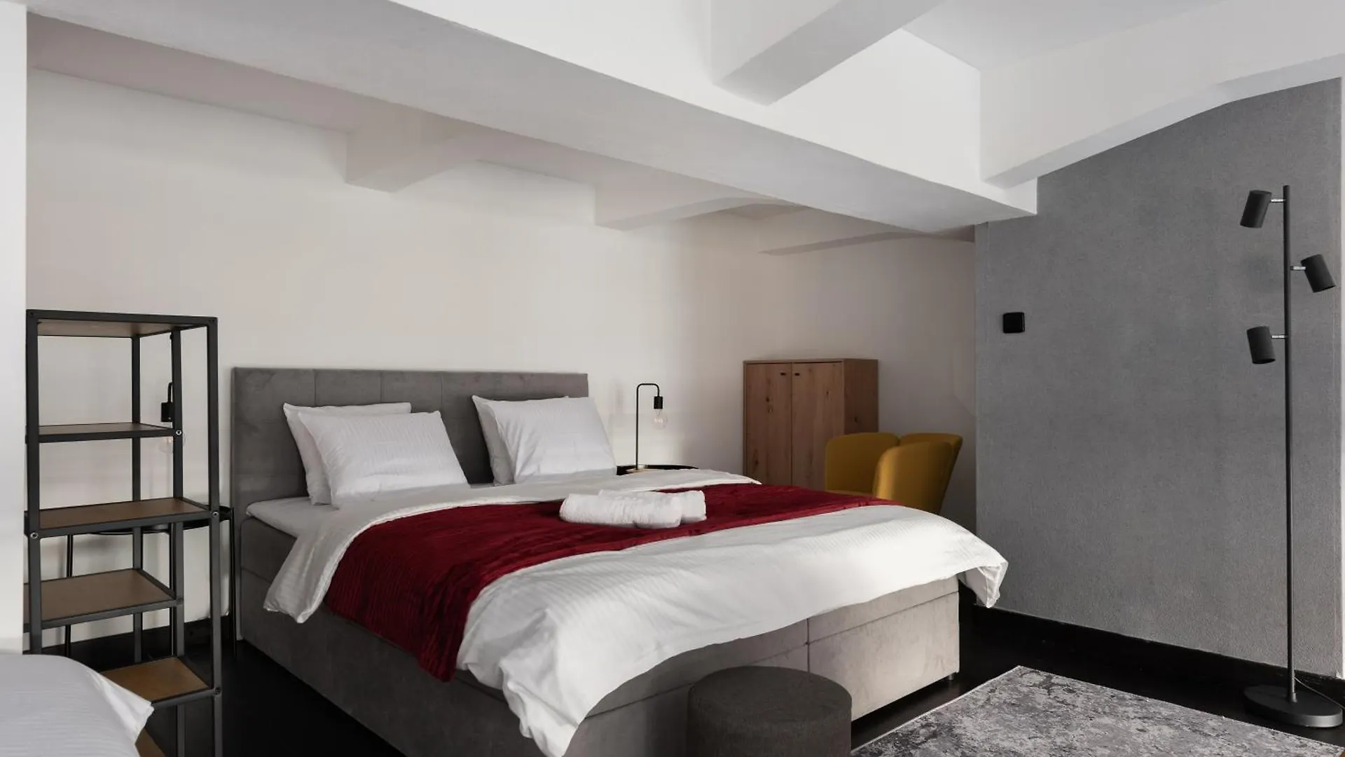 Near Center Family Loft-Apartments Prag