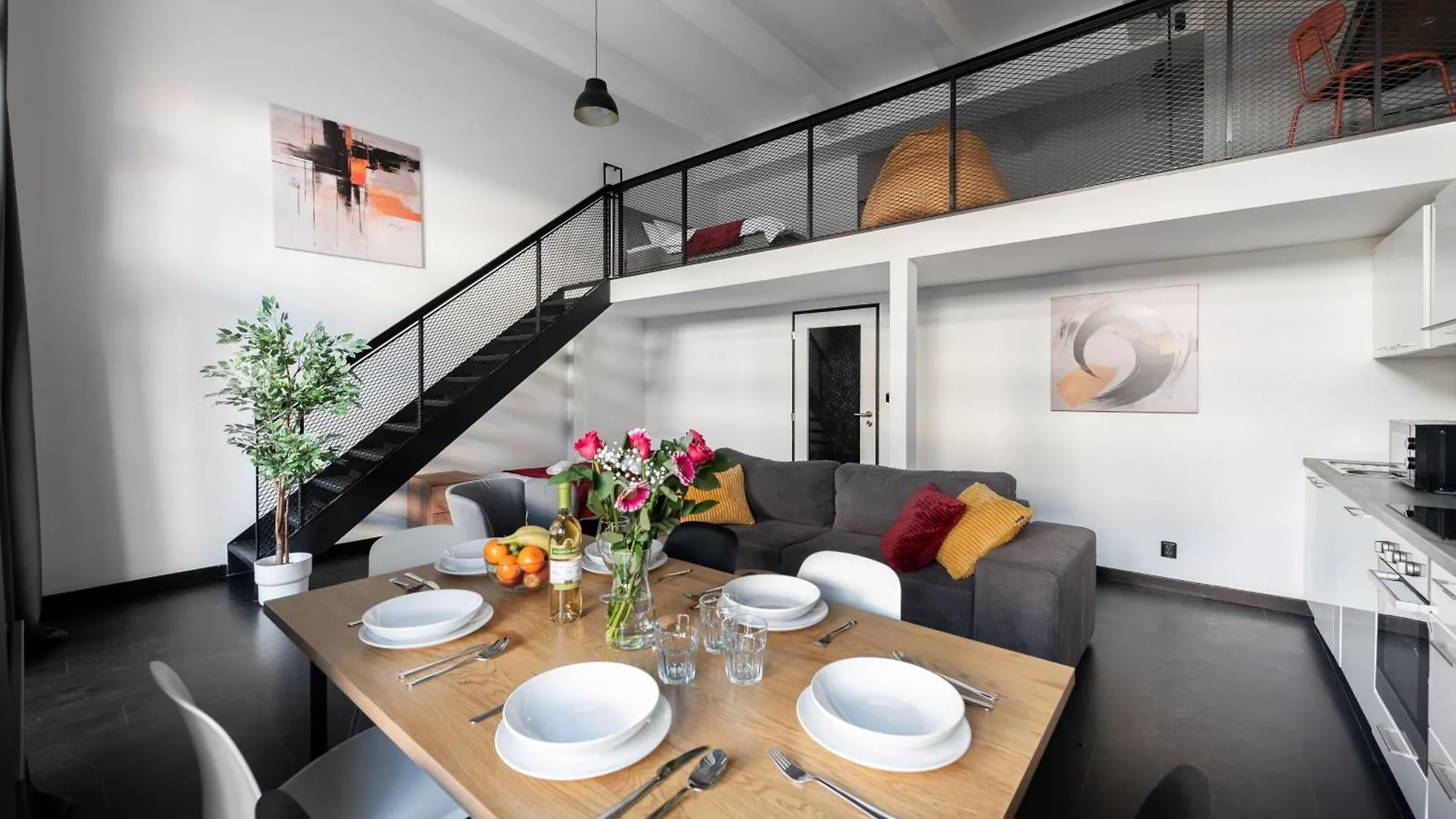 Near Center Family Loft-Apartments Prag