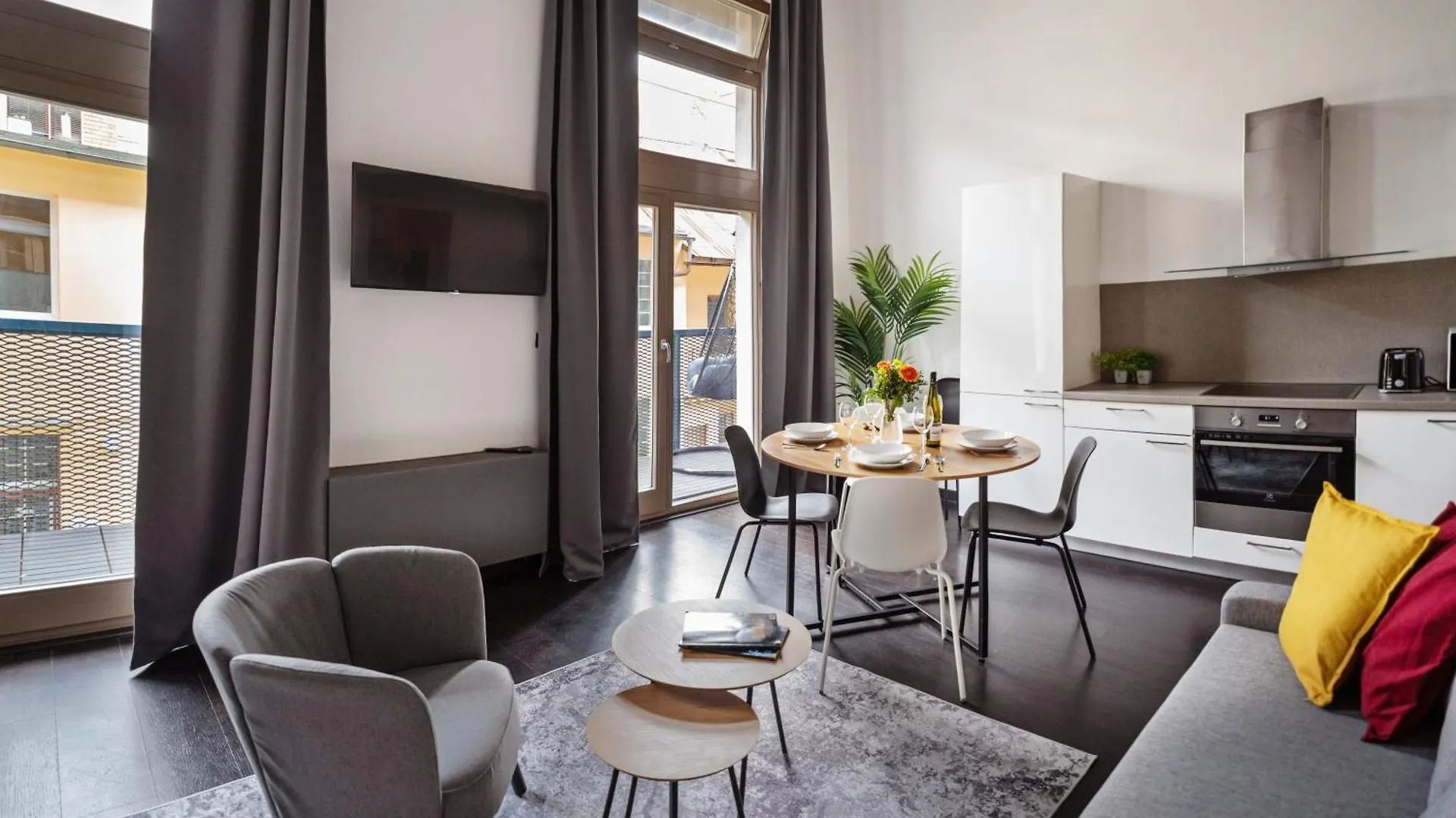 Near Center Family Loft-Apartments Prag
