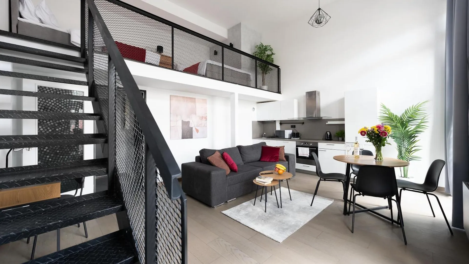 Near Center Family Loft-Apartments Прага Апартаменты