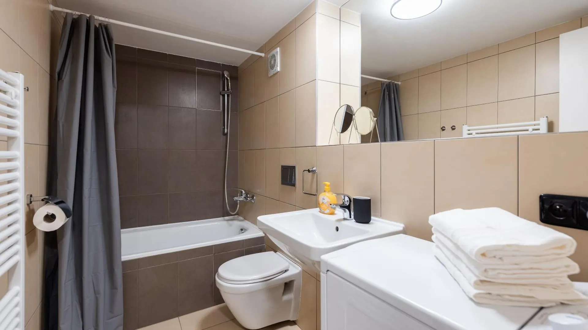 Near Center Family Loft-Apartments Прага Апартаменты