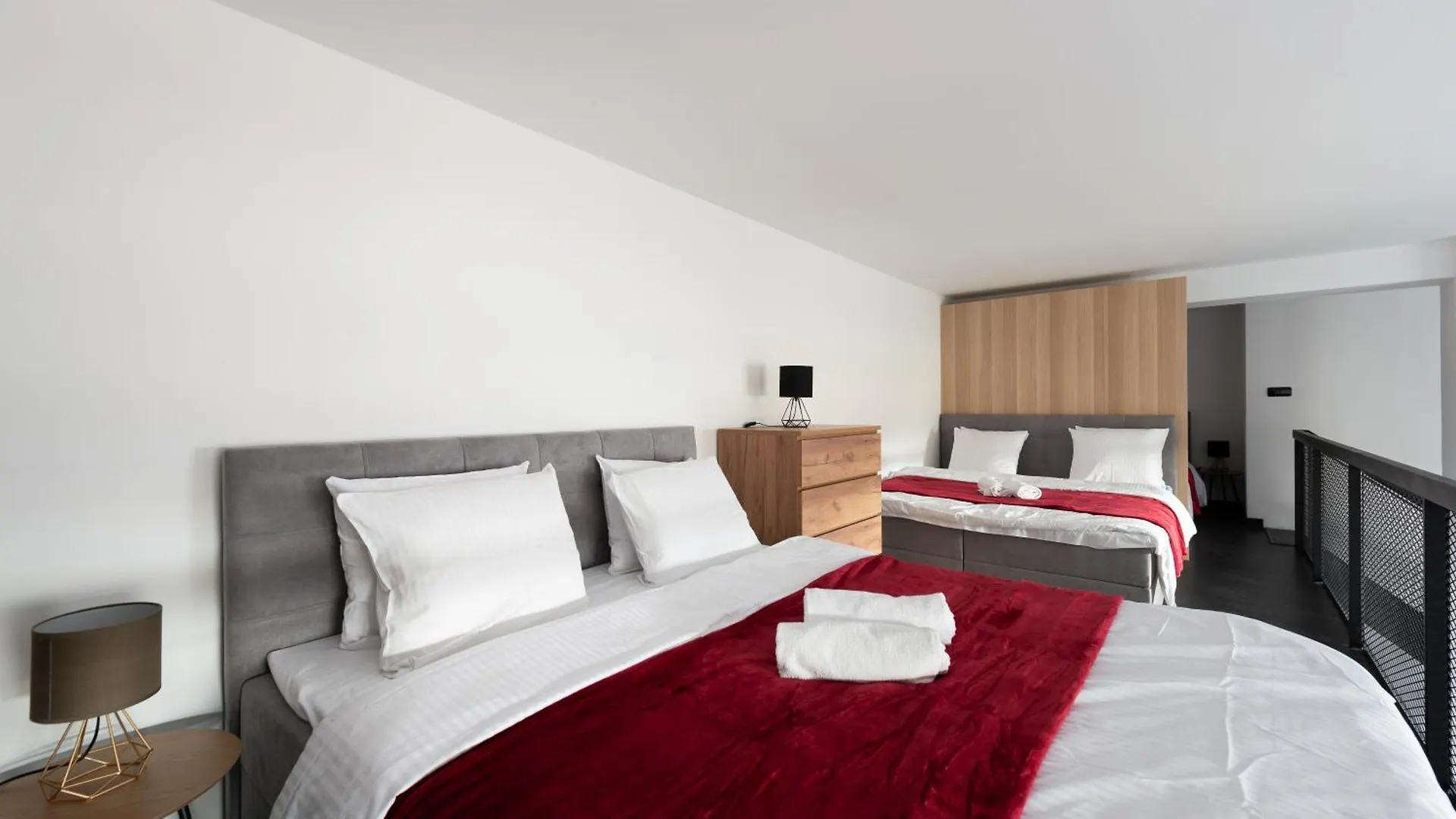 Near Center Family Loft-Apartments Прага 0*,